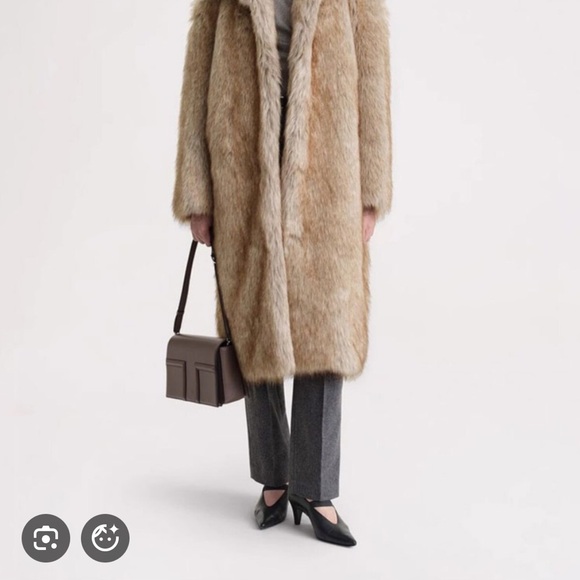 Toteme Jackets & Blazers - Totême Long Beige Faux Fur🤍